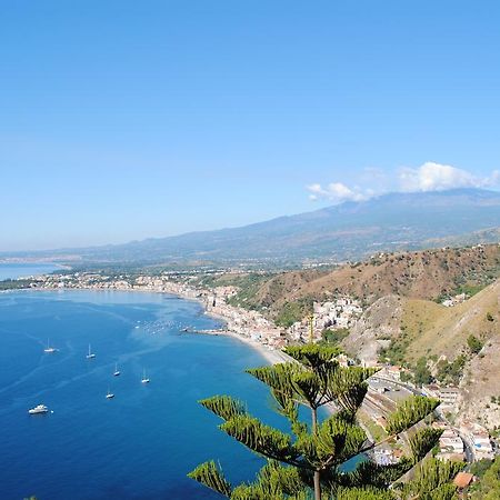 Tiziana Daire Giardini Naxos Oda fotoğraf